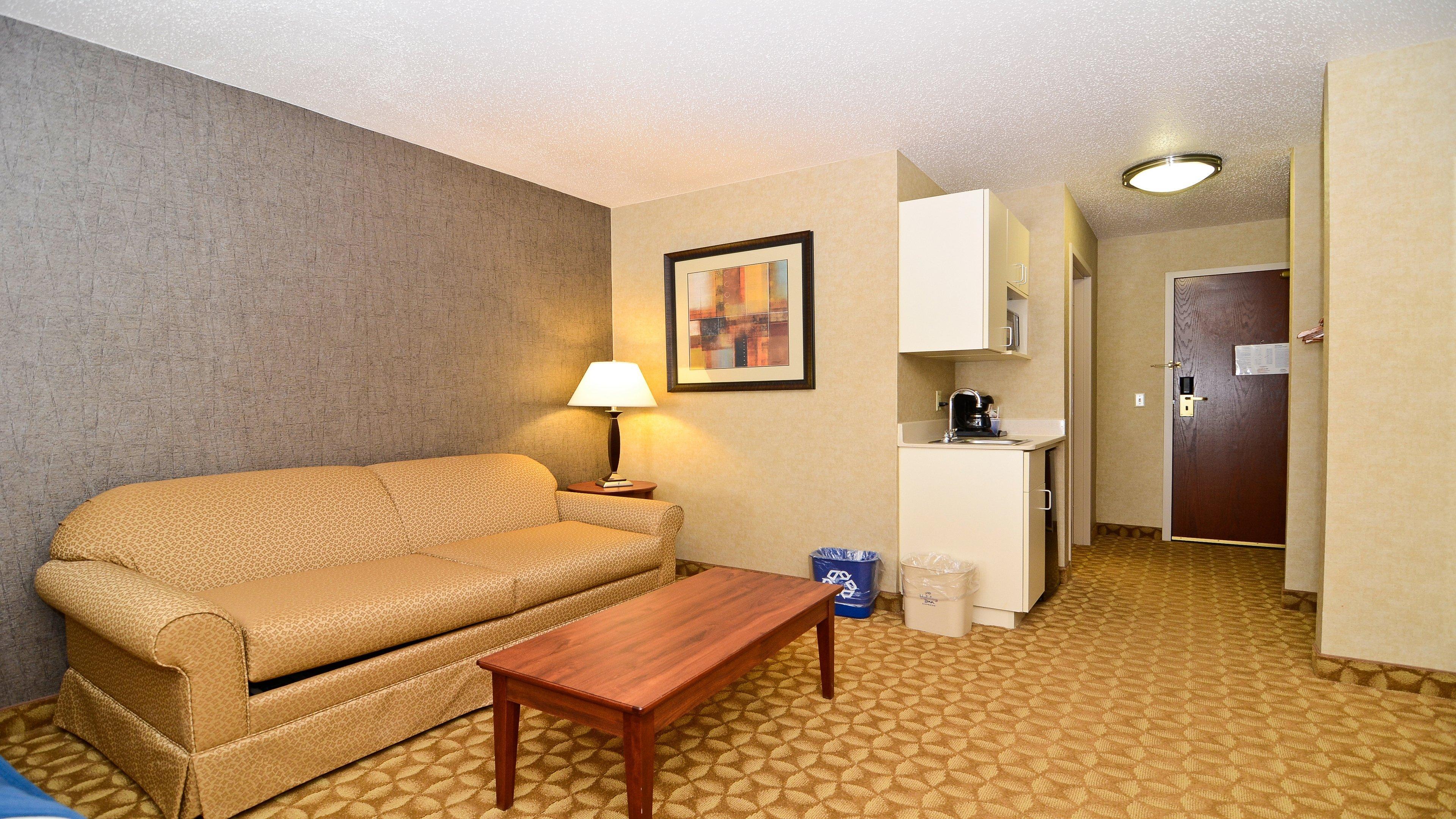 Holiday Inn Express Hotel & Suites Fort Atkinson By Ihg Exterior photo