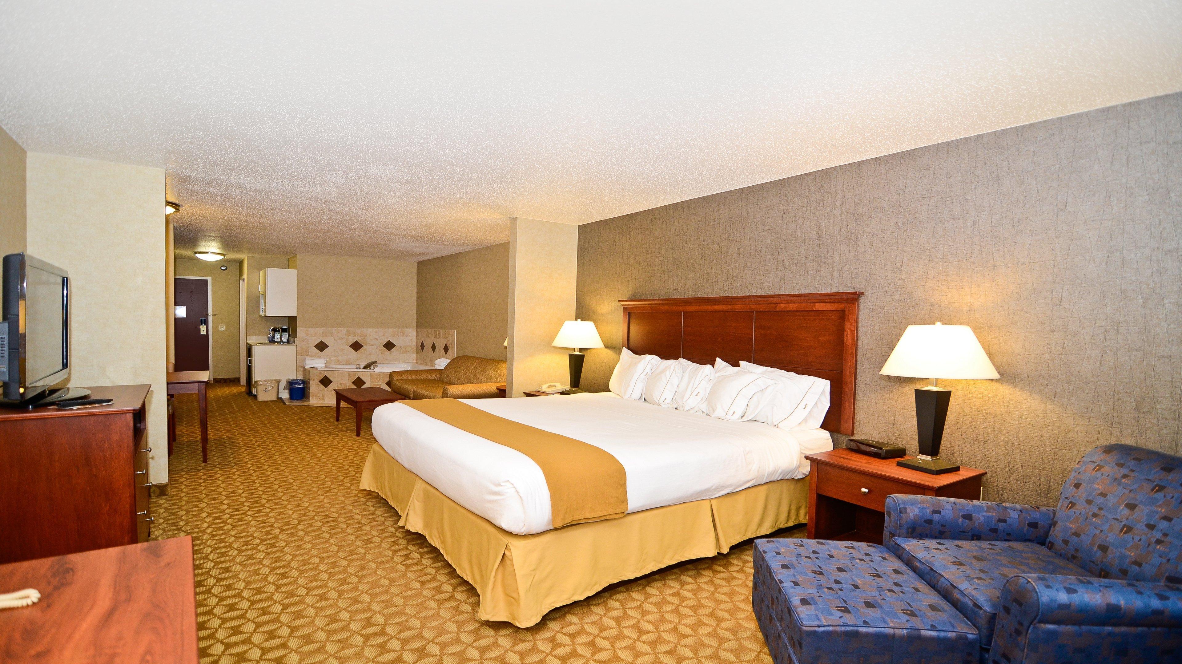 Holiday Inn Express Hotel & Suites Fort Atkinson By Ihg Exterior photo