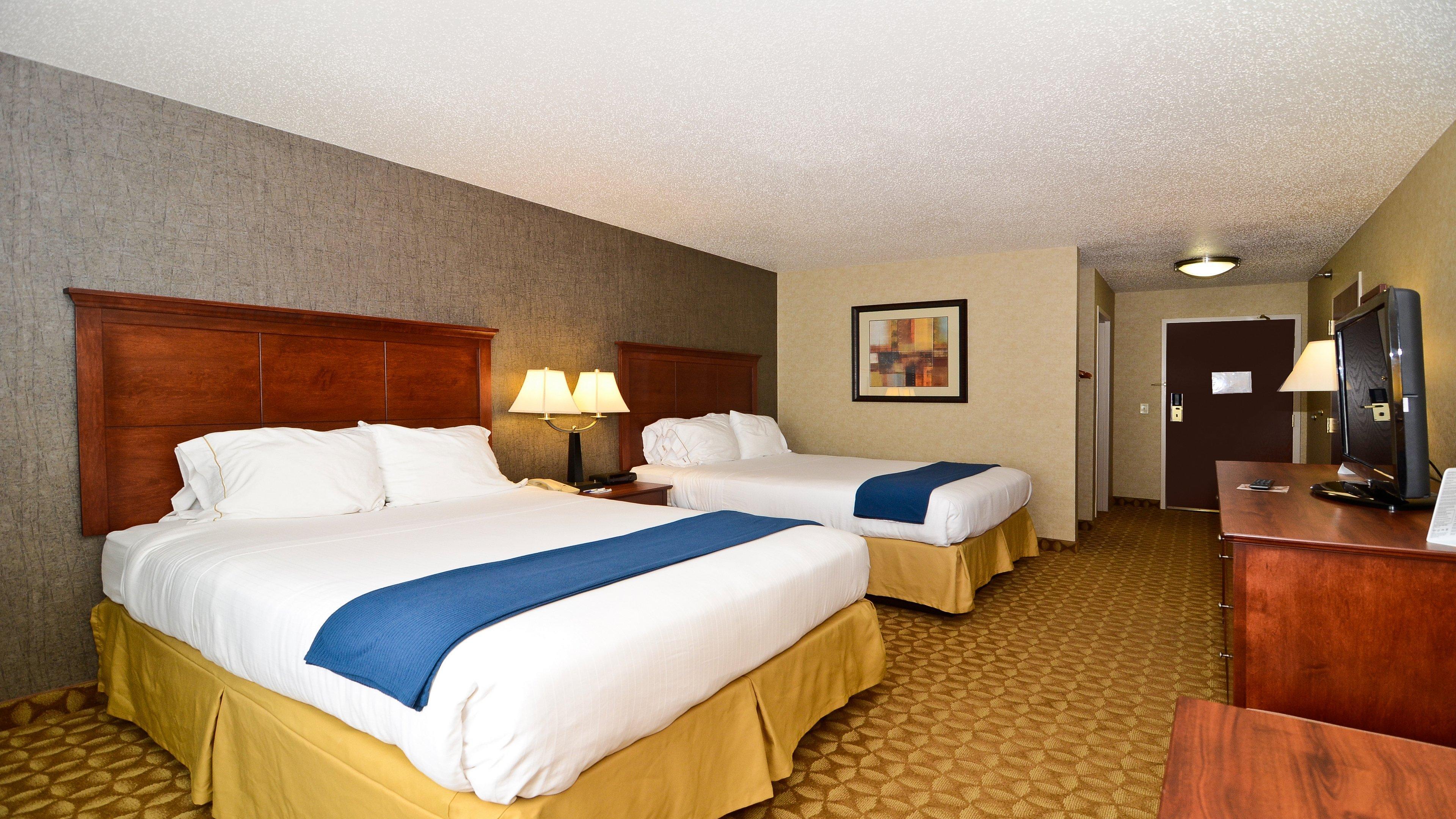 Holiday Inn Express Hotel & Suites Fort Atkinson By Ihg Exterior photo